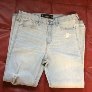 Hollister Cropped light  Jeans NWOT